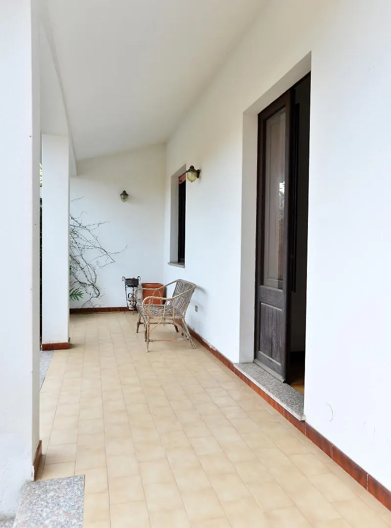 Izzhome Cozy Sunflowers Pula 3*,  Italy